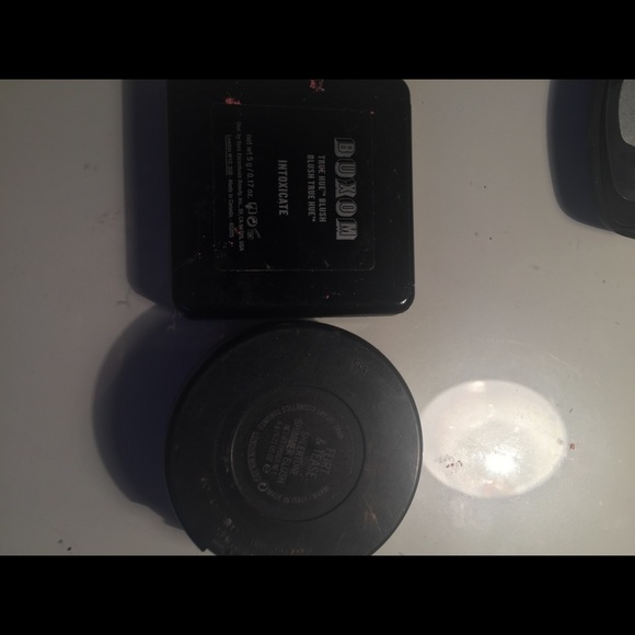 Mac, Buxom, Bobbi Brown, And Bare Minerals Makeup - Picture 3 of 4